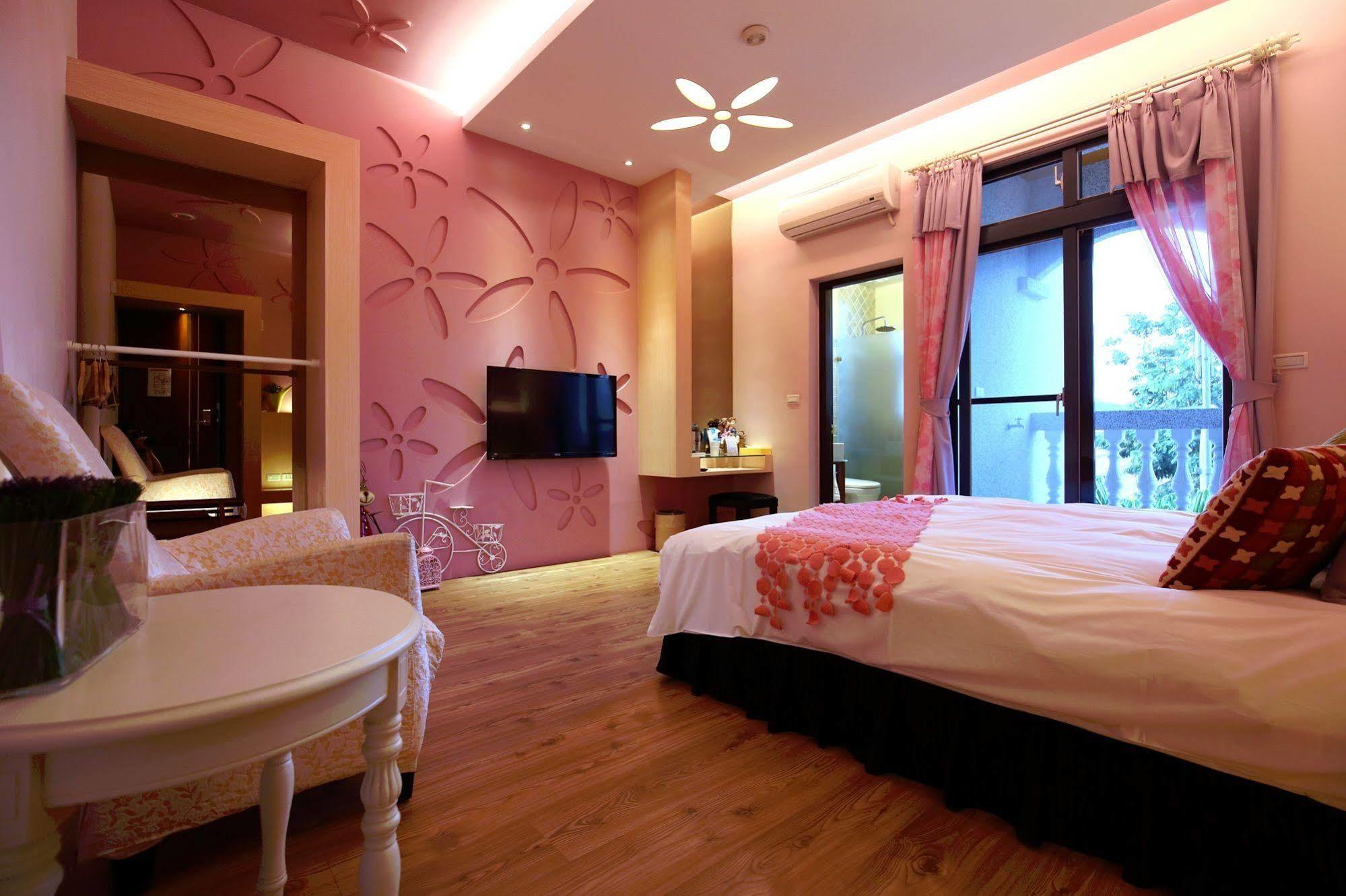 Queen Love Homestay Hualien stad Exteriör bild